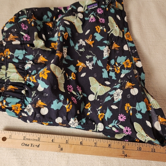 Patagonia Women's Barely Baggies Shorts in the Night Pollinator Moth Floral Med - Picture 8 of 9